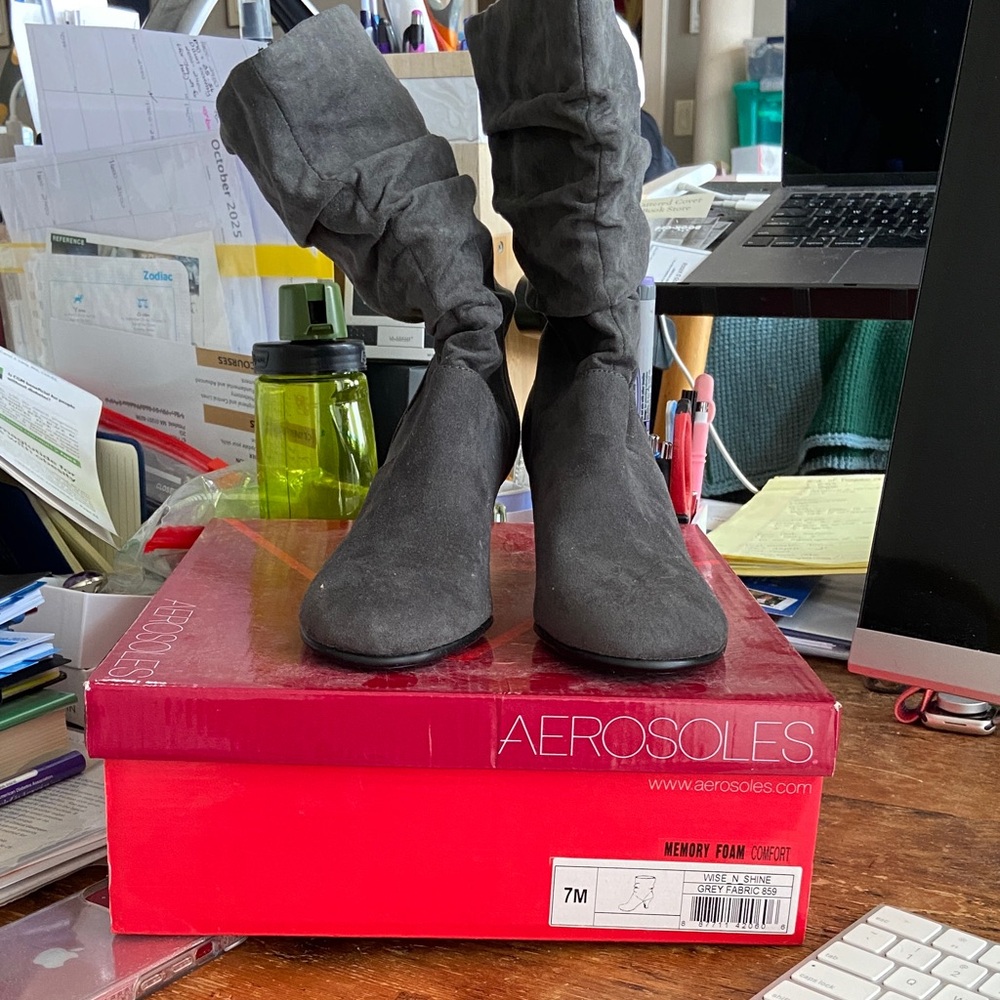 AEROSOLES Women's Charcoal Boots 7M NIB